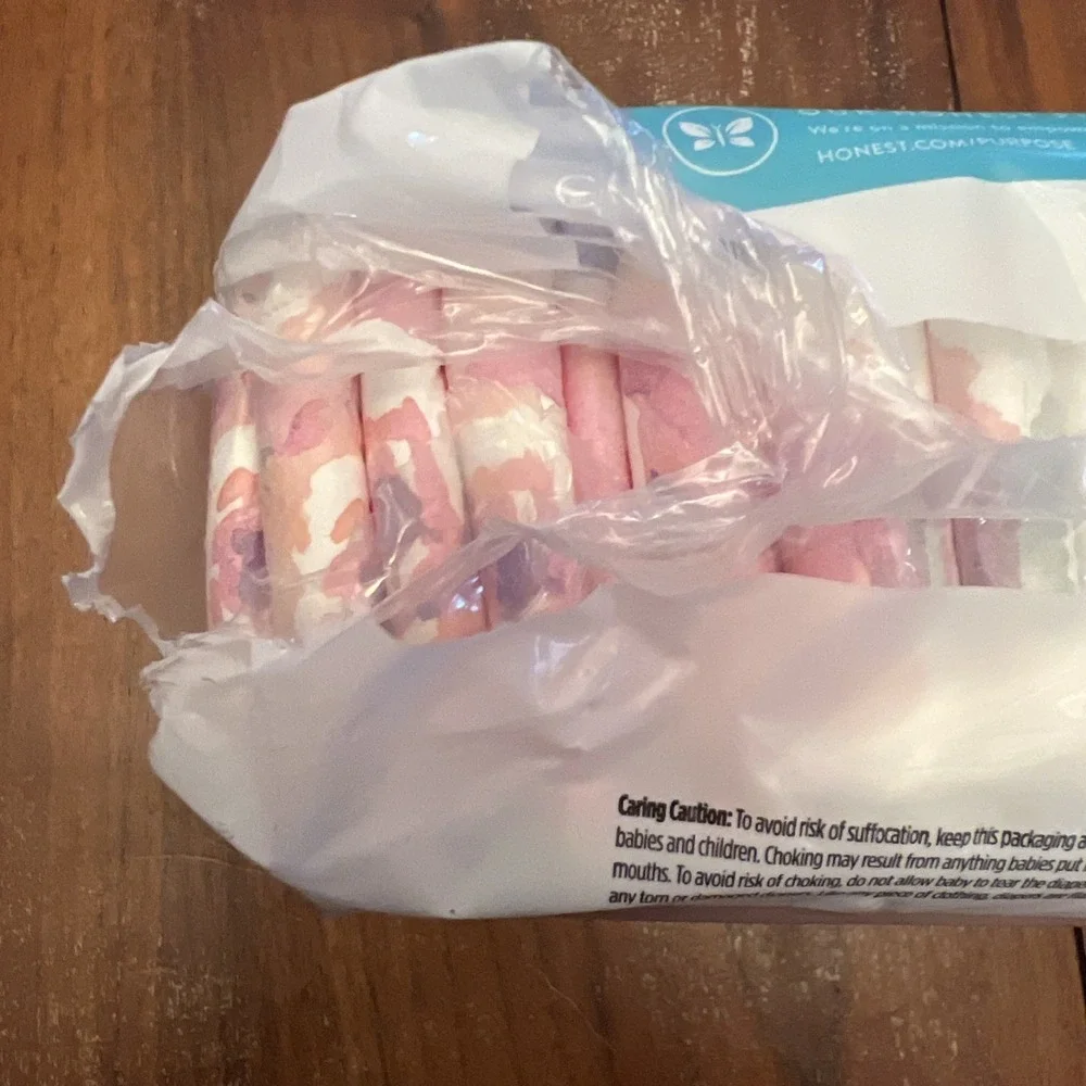 The Honest Company Clean Conscious Newborn Diapers Hypoallergenic 32 Count Pack